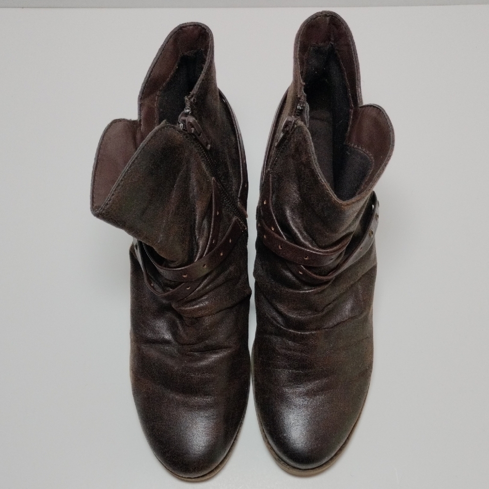 BareTraps Brown Leather Ankle Boots